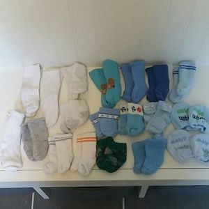 18 Pair Infant Sock Pack + 2 Pair Mittens Used